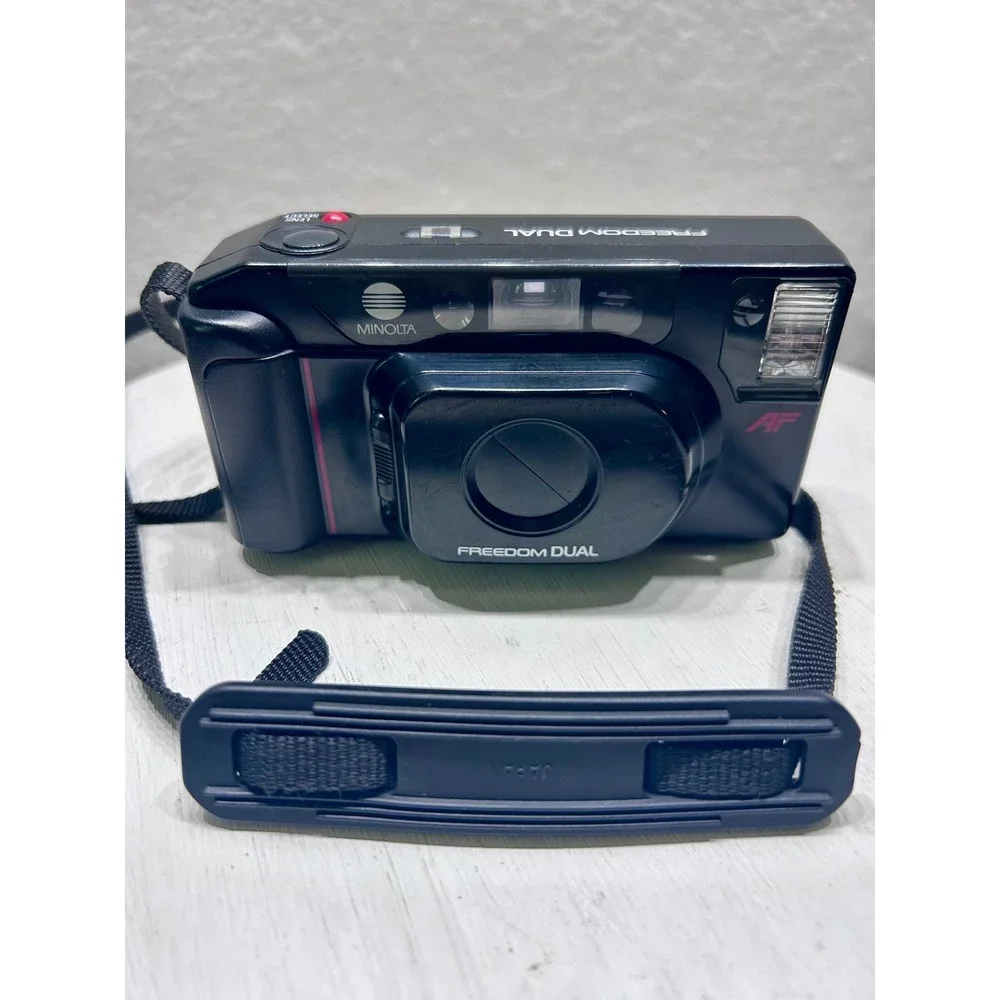 Minolta Freedom Dual 35mm Film Camera AF Point and Shoot Black Vintage